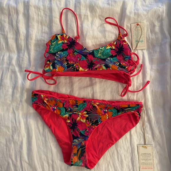 NWT Maaji reversible bikini Size L - Picture 3 of 9